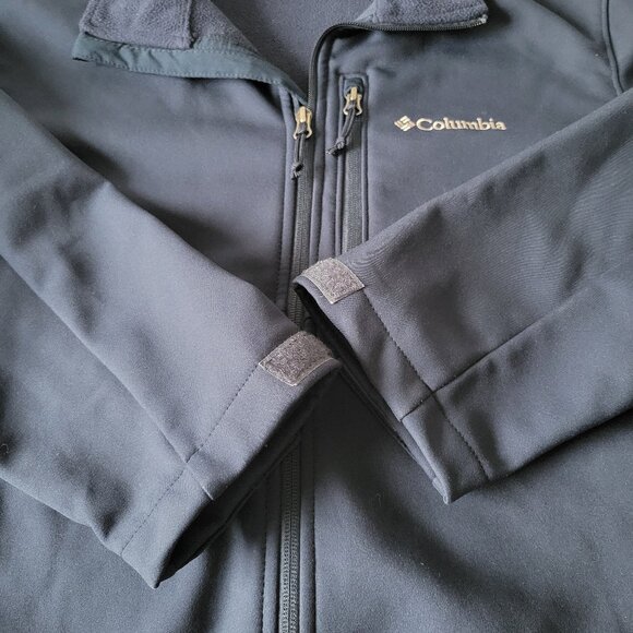 Columbia Men’s L Zip Front Lightweight Jacket, Navy Blue, Three Front Zip Pocket - Picture 6 of 8
